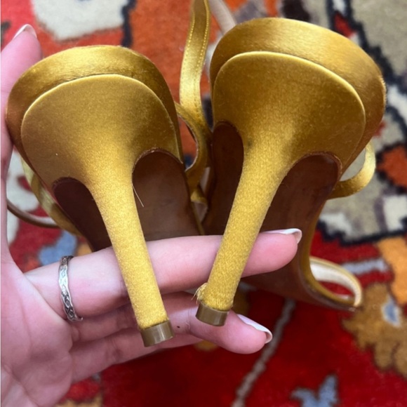 RARE Christian Dior Gold Satin Stiletto Heels 👠 - Picture 5 of 9